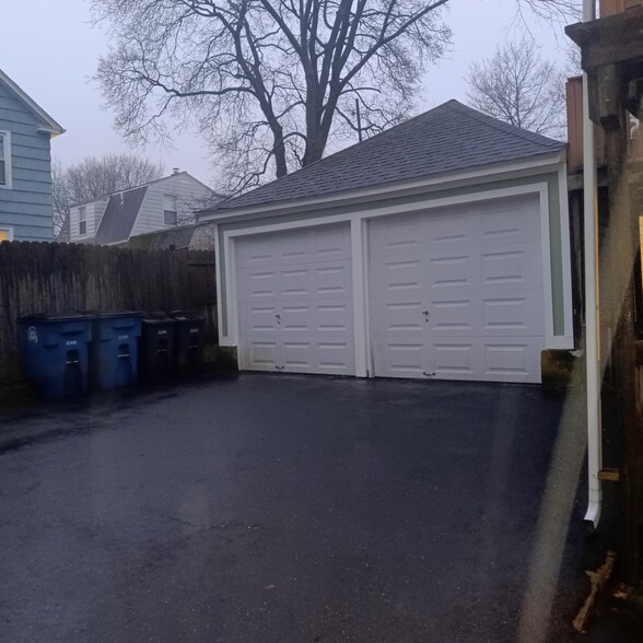 Garage space available - 261 View St