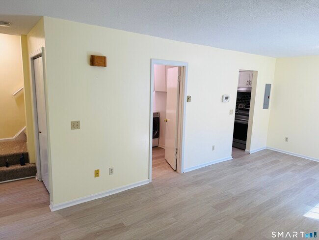 Building Photo - 64 Deerwood Ln