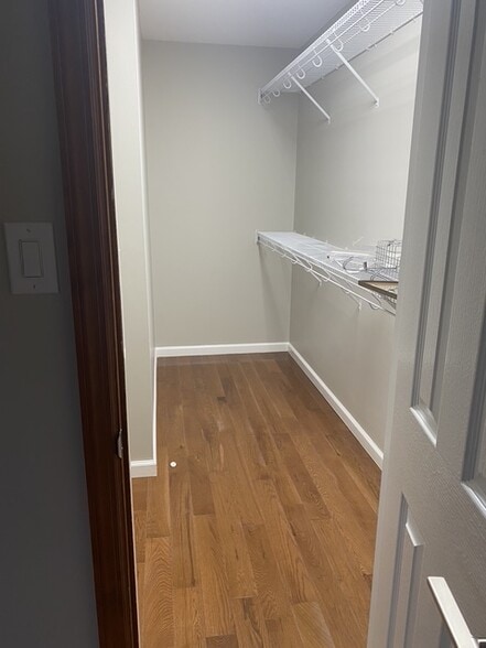 Building Photo - 1585 Stone Mansion Dr