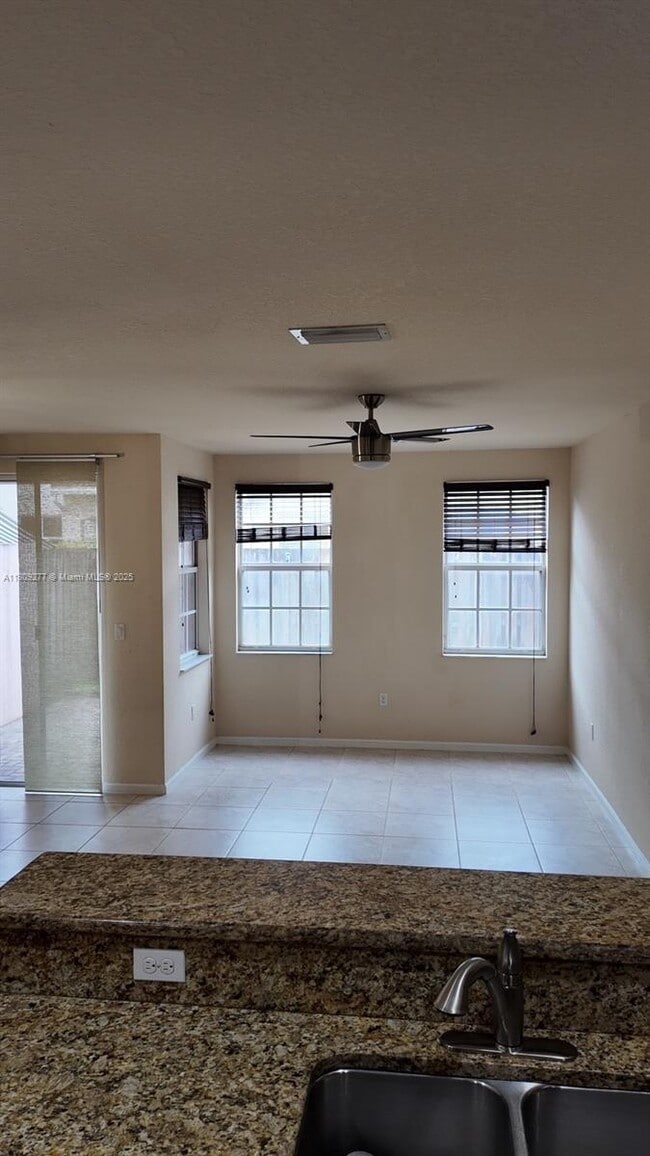 Building Photo - 197 Las Brisas Cir