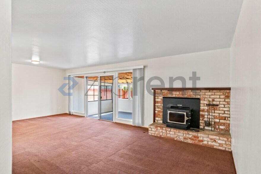 Building Photo - Unit
