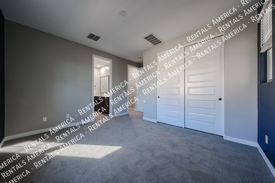 Building Photo - 1026 E Weatherby Way