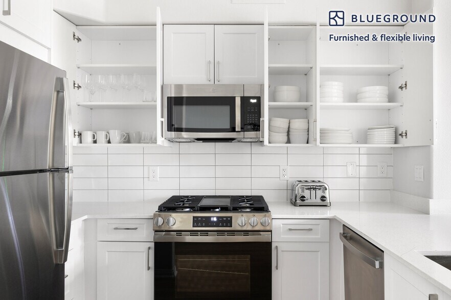 Building Photo - 8700 Pershing Dr