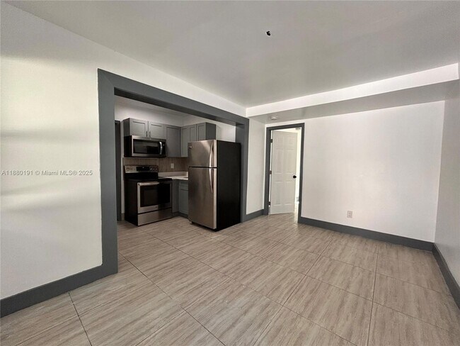 Primary Photo - 1928 Wilson St