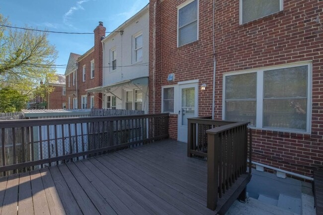 Building Photo - 806 Benninghaus Rd