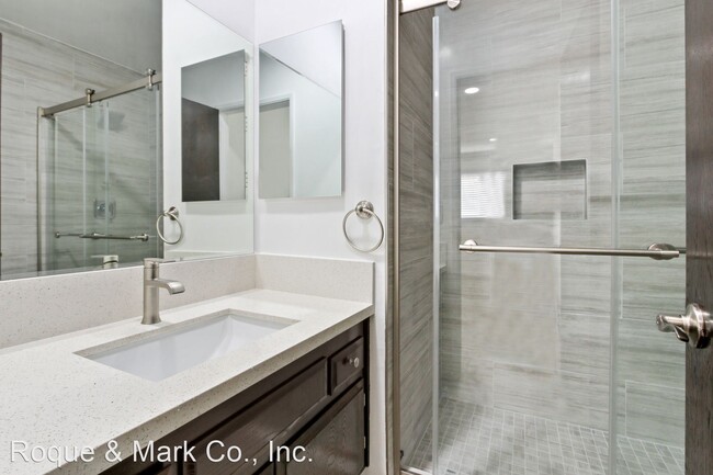 Building Photo - 2 br, 2 bath Apartment - 828 18th Street 8...