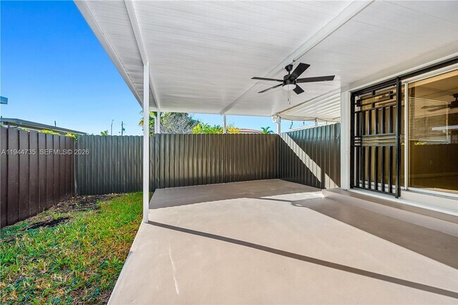 Building Photo - 3855 SW 87th Pl