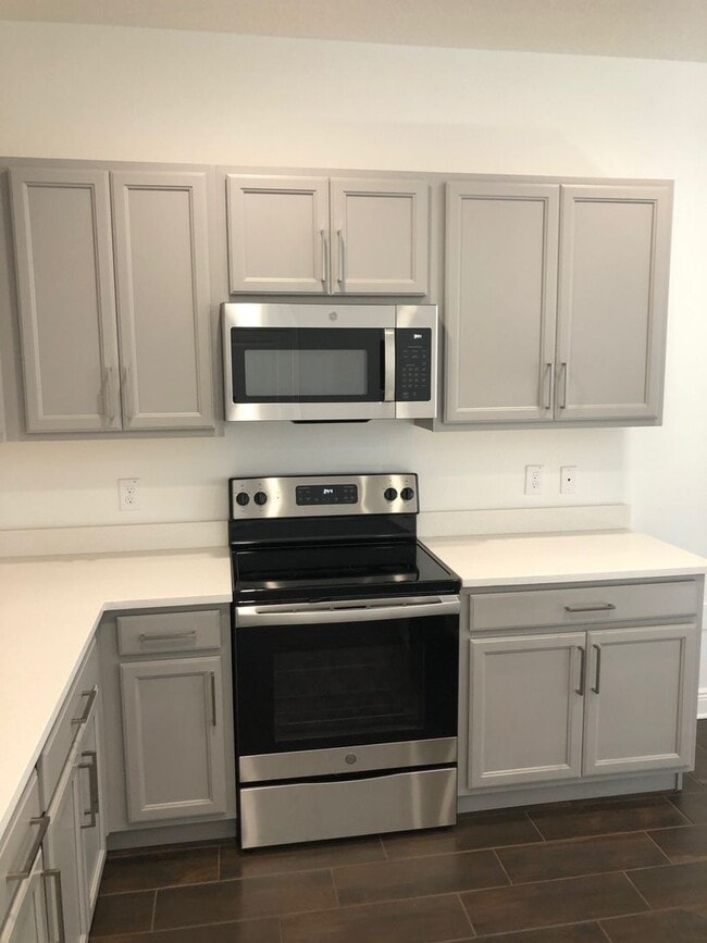 Building Photo - 310 E Ford St