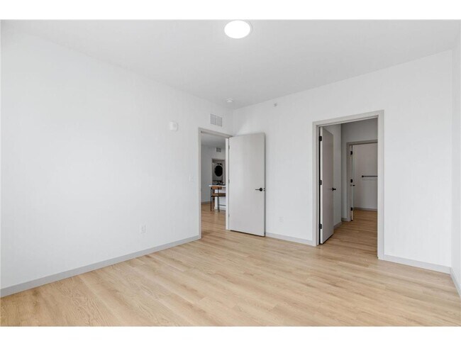 Building Photo - 21401 Dushane Pkwy