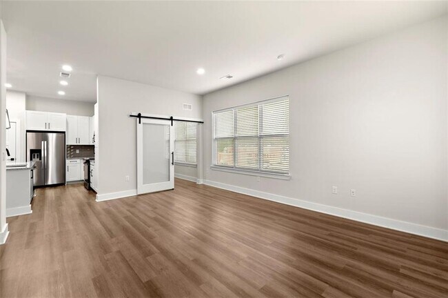 Building Photo - 2648 Sandy Plains Rd