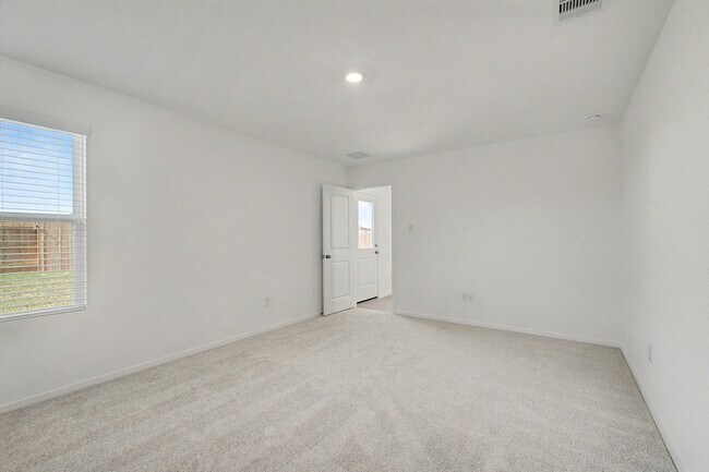 Building Photo - 6315 Linden Leaf Dr