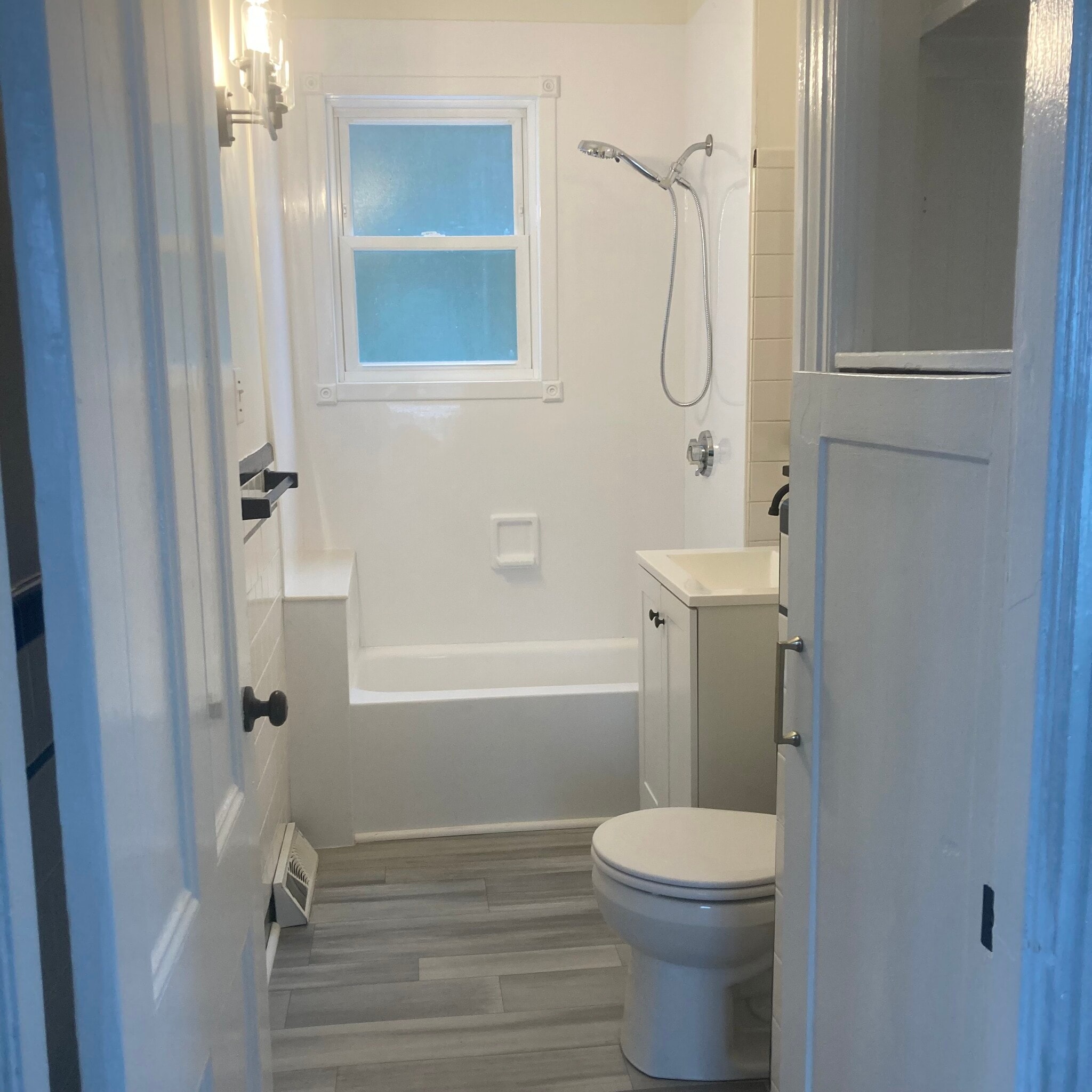 Building Photo - 70 Hedley Ave