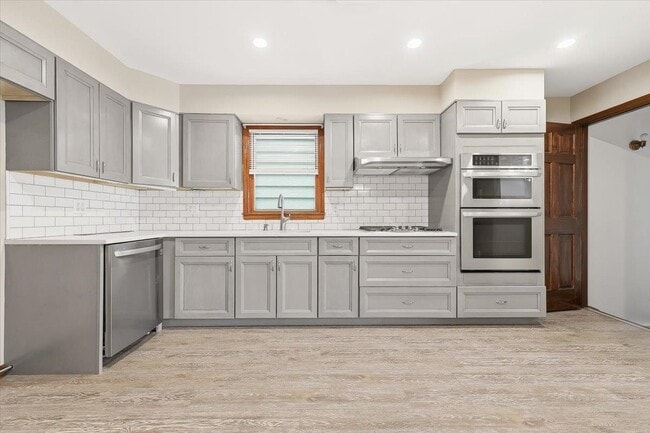 Building Photo - 358 Cator Ave