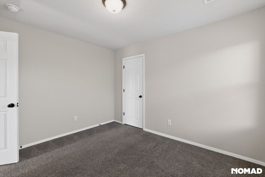 Building Photo - 4307 SW Lenox Ave