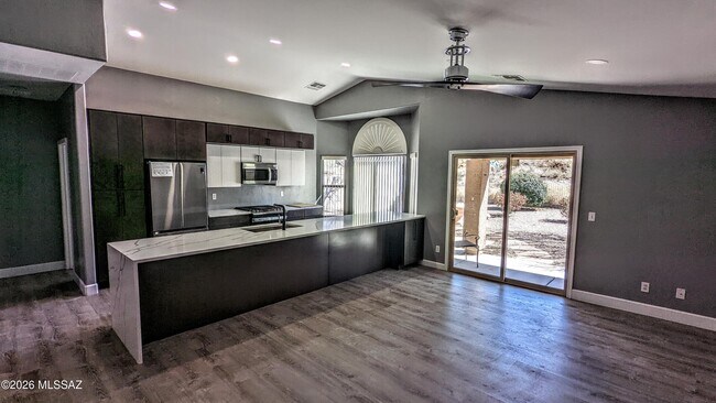 Building Photo - 39625 S Old Arena Dr