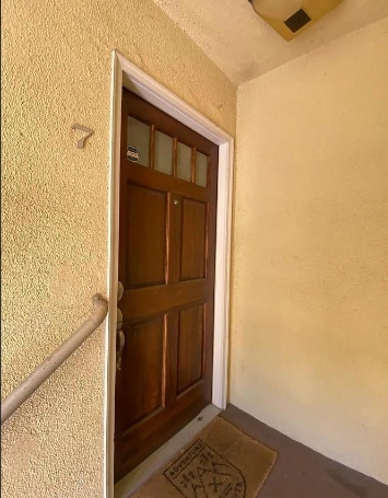 Building Photo - 4093 1st Ave.