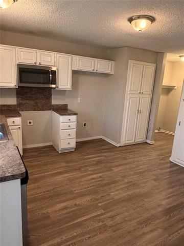 Building Photo - 3402 Green Hill Dr