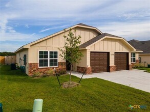 Building Photo - 1218 LEXINGTON Dr