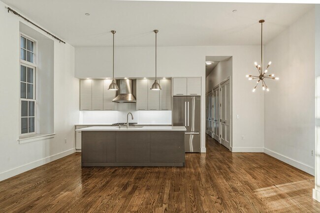 Building Photo - 304 Pavonia Ave