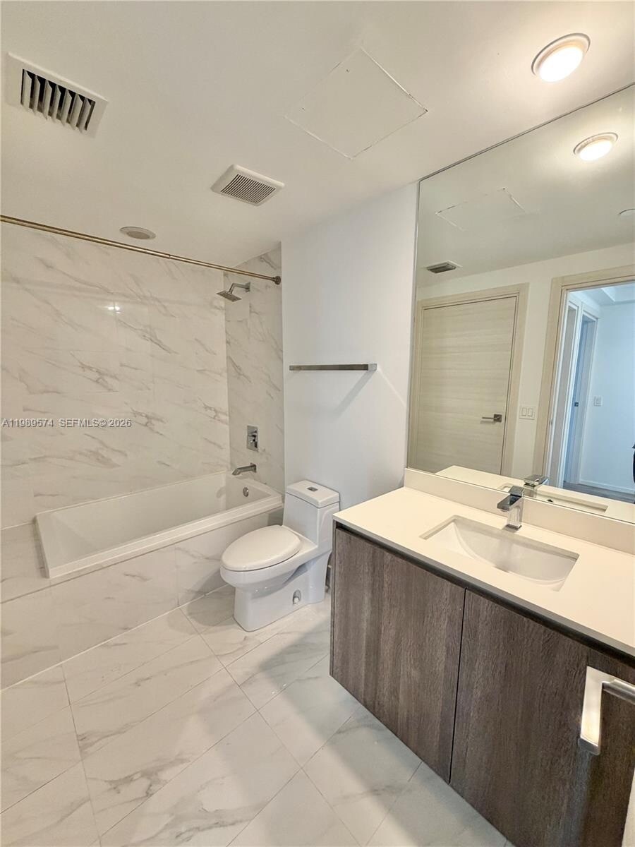 Building Photo - 801 S Miami Ave