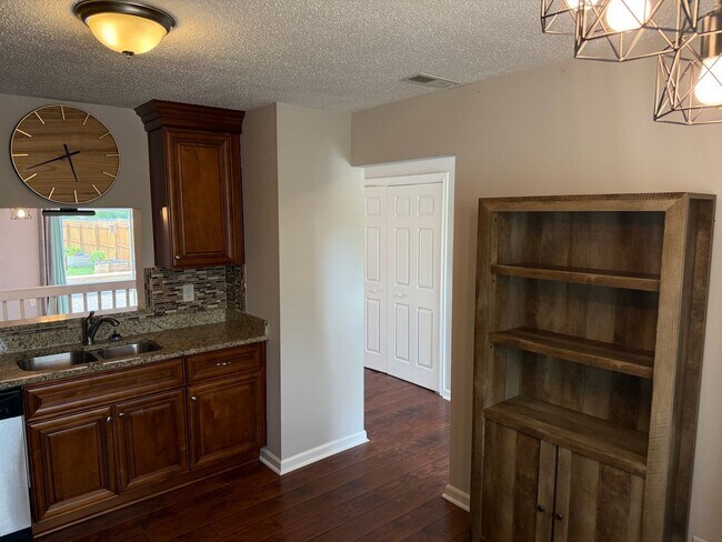 Building Photo - 775 Hecate Dr