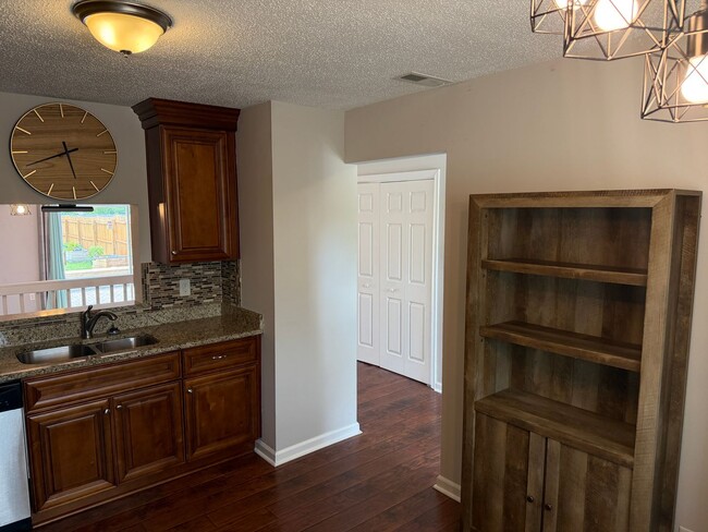Building Photo - Ocean Lakes Three Bedroom Townhome