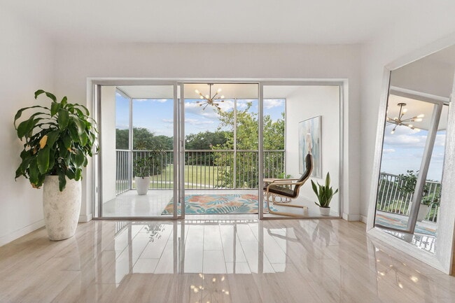 Building Photo - 3150 N Palm Aire Dr