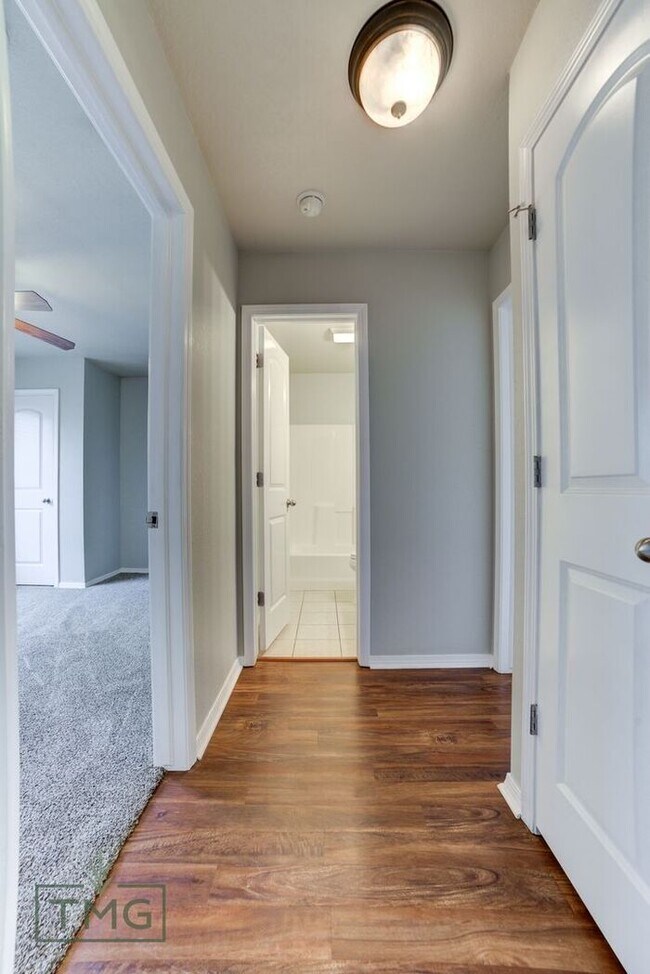 Building Photo - Open House 8/1/24 4pm-5pm! Great 3/2/2 in Owasso’s Lake Valley!
