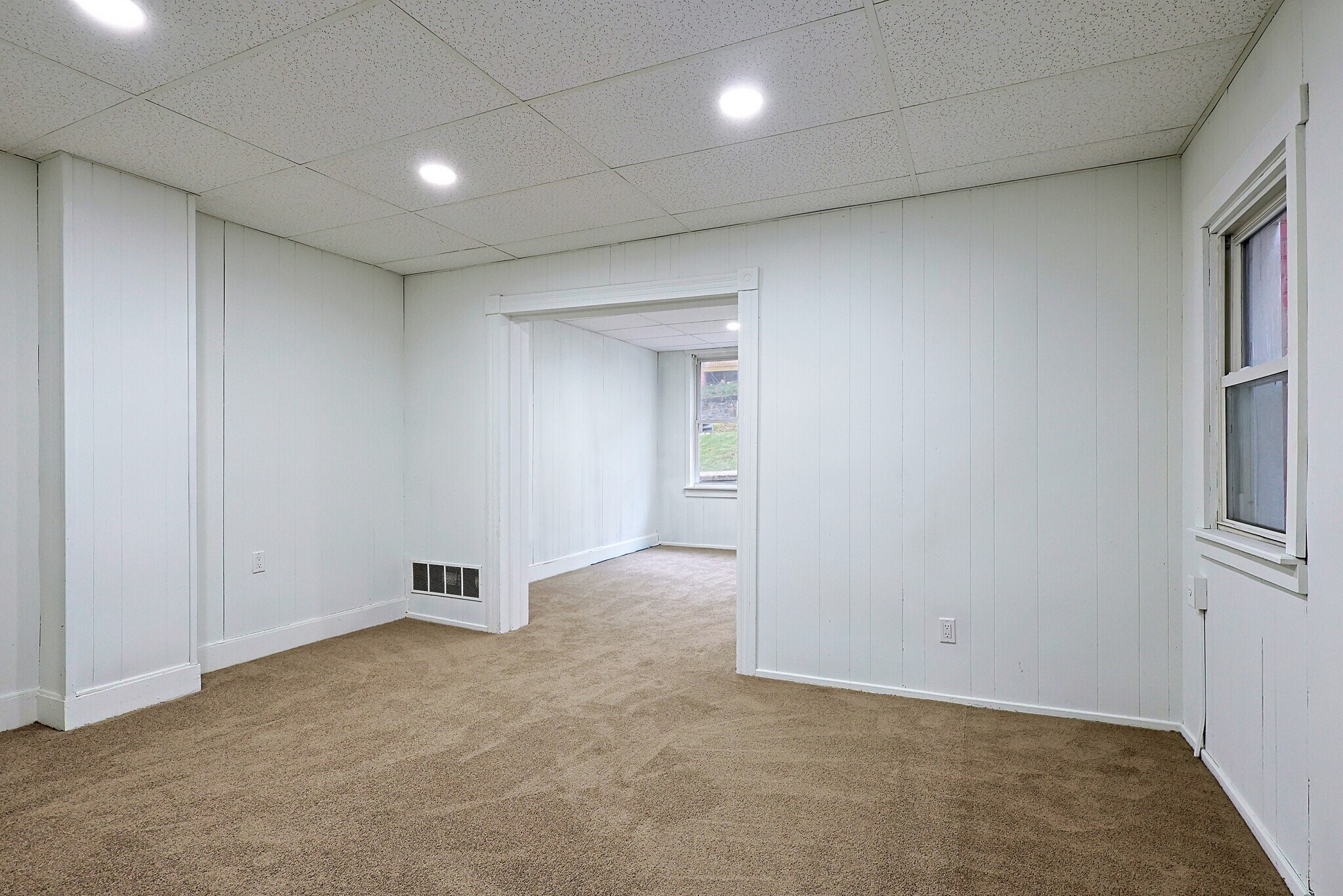 Building Photo - 329 Bedford St