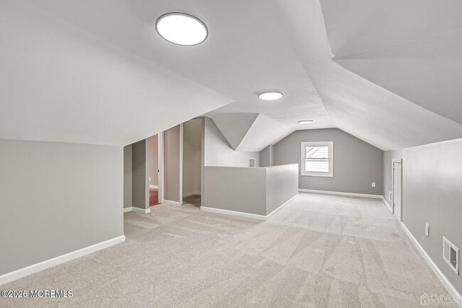 Building Photo - 48 Johnson Pl
