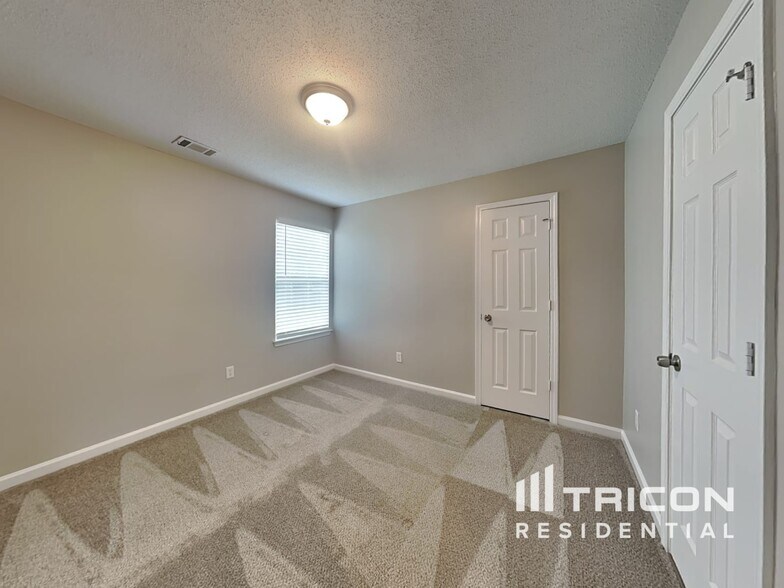 Building Photo - 1420 Shelnutt Ct