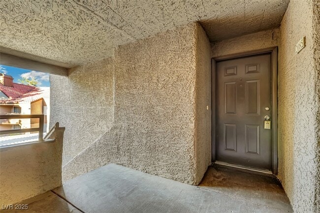 Building Photo - 2200 S Fort Apache Rd