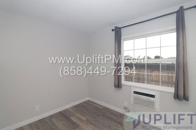 Building Photo - 4827 Castle Ave