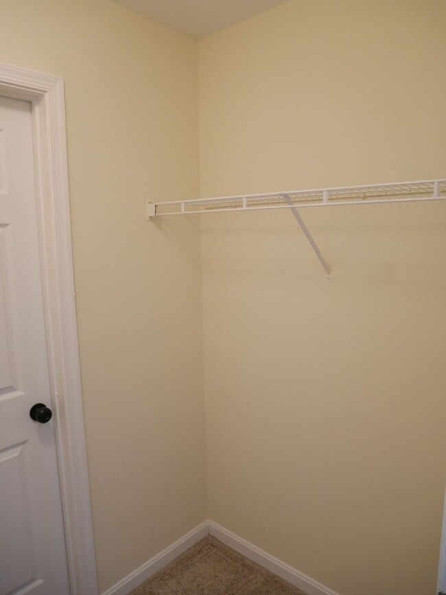 Building Photo - Spacious Townhome- Glen Burnie, MD *PET FR...