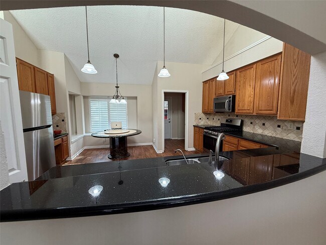 Building Photo - 2131 Greencove Ln