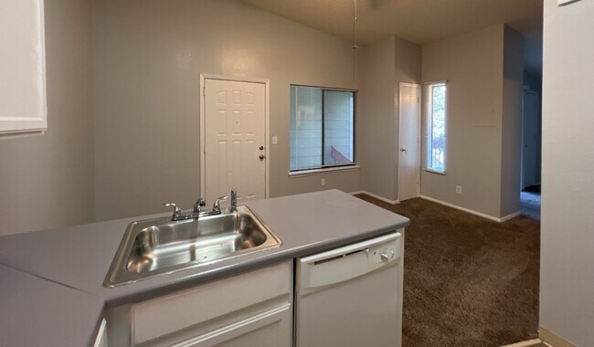 Building Photo - Studio Apartment in the Sable Cove Condominiums Community!