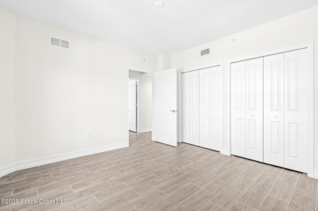 Building Photo - 1805 Riverside Dr