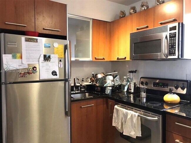 Building Photo - 421 NE 68th St