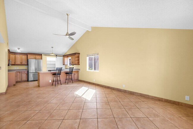 Building Photo - 305 Uala Pl