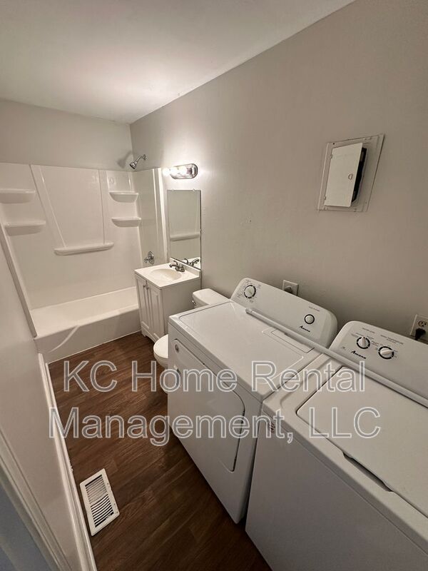 Building Photo - 622 N 13th Terrace