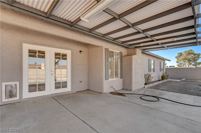 Building Photo - 707 Honeybee Ct