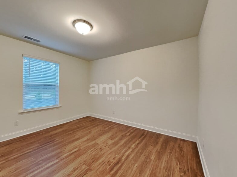 Building Photo - 112 Ashton Dr