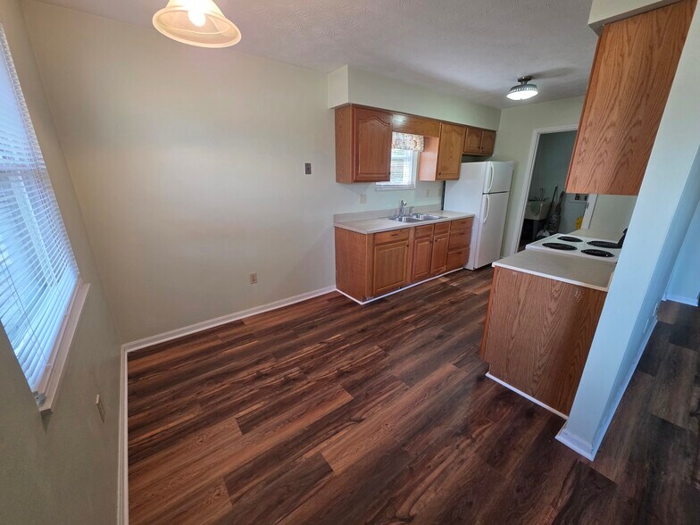 Building Photo - 130 N Mechanic St