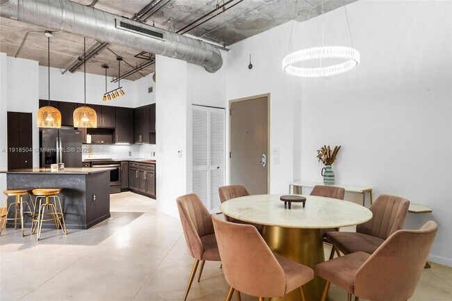 Building Photo - 2001 Biscayne Blvd