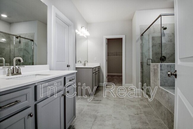 Building Photo - 602 Skye Ct