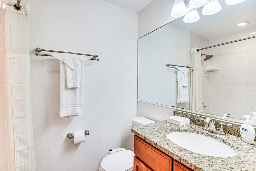 Building Photo - 2470 Ocean Shore Blvd