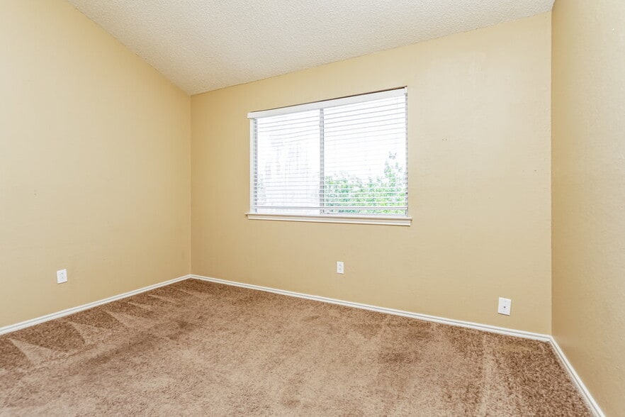 Building Photo - 1214 Lone Wolf Trail