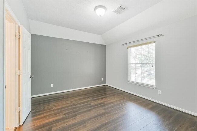 Building Photo - 10510 Barnstable Ct