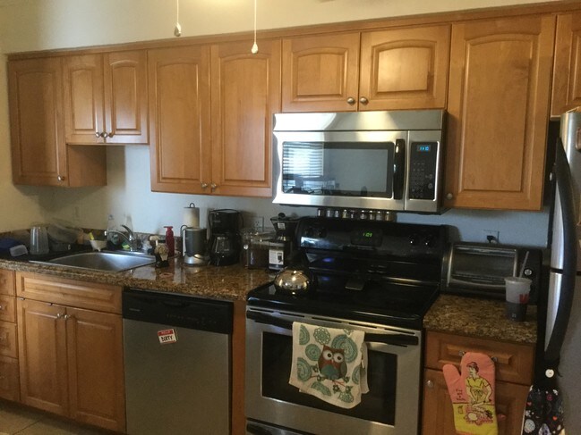 Building Photo - 2190 SE 5th St