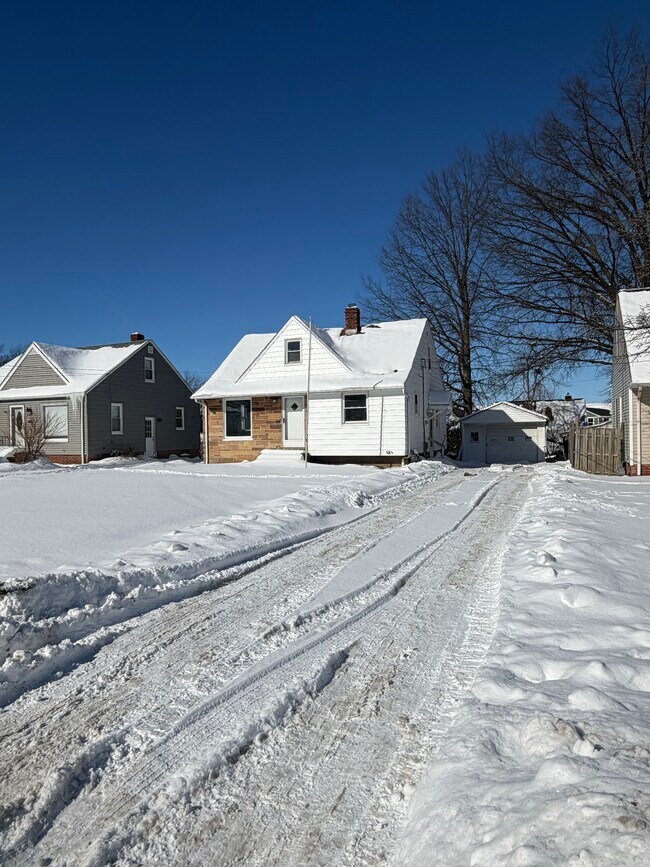 Building Photo - 116 Arlington Cir